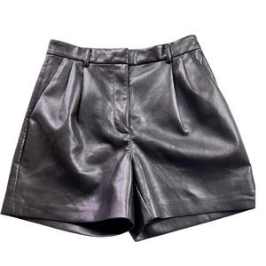 Aritzia Vegan Leather 5” Wilfred Shorts in Black